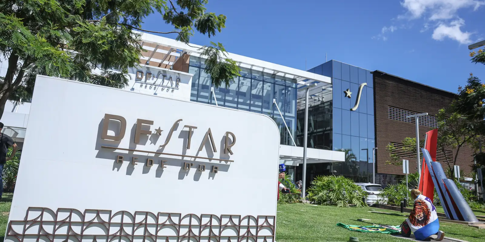 Bolsonaro segue em observação e pode ter alta na quinta-feira